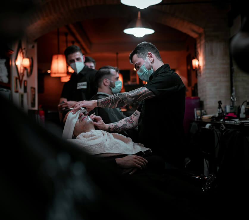 Интерьер барбершопа BeardClub